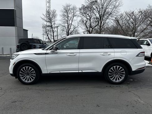 Certified 2023 Lincoln Aviator Reserve w/ Equipment Group 201A image 8