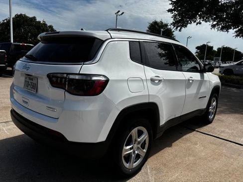 Certified 2024 Jeep Compass Latitude AWD/4WD image 5