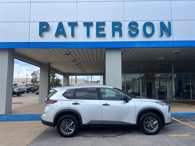 Used 2024 Nissan Rogue S AWD/4WD image 1