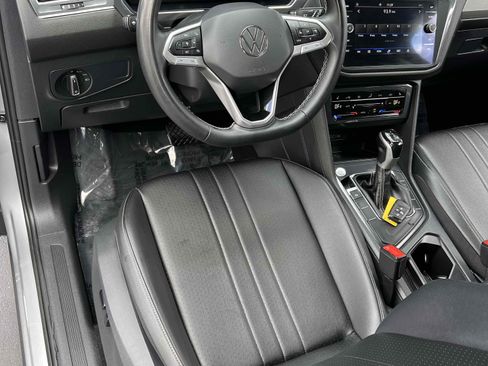 Used 2023 Volkswagen Tiguan SE FWD image 16