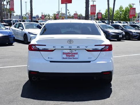 Used 2025 Toyota Camry SE FWD image 14