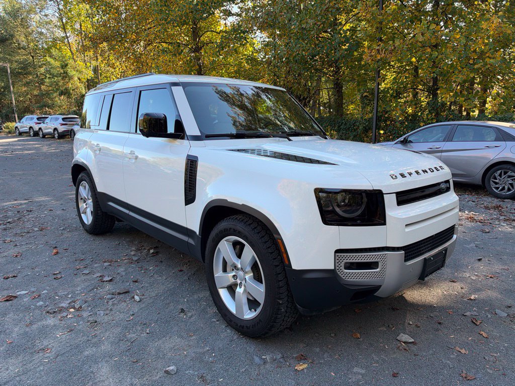 Used 2025 Land Rover Defender 110 S AWD/4WD image 2
