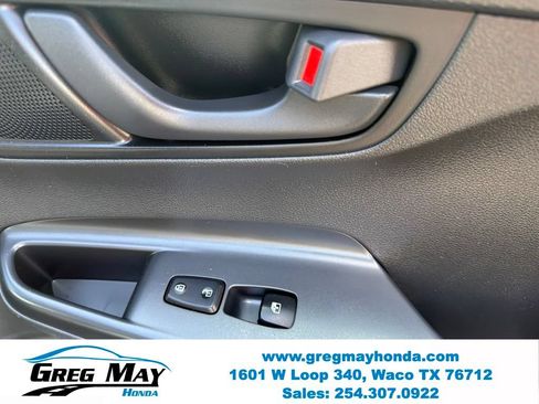 Used 2018 Hyundai Kona SEL AWD/4WD image 25