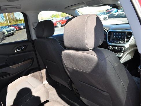 Used 2023 GMC Acadia SLE w/ Driver Convenience Package image 24