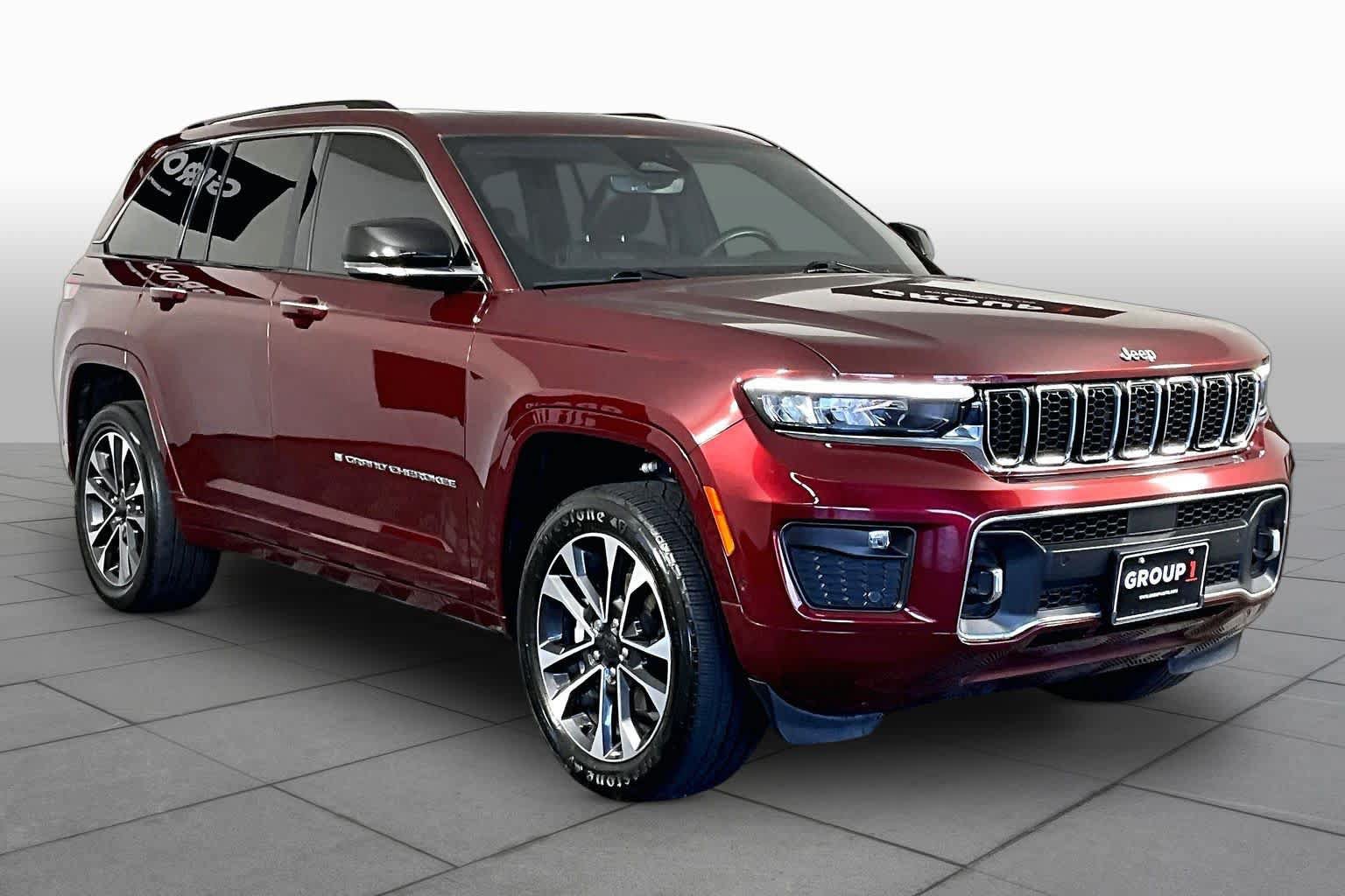 Used 2022 Jeep Grand Cherokee Overland AWD/4WD image 3