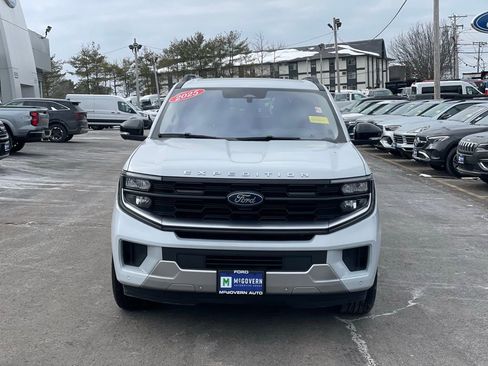Used 2025 Ford Expedition Platinum AWD/4WD image 10