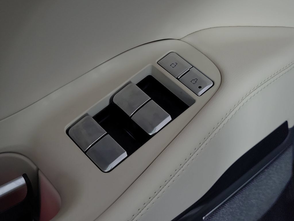 New 2027 Lincoln Navigator L Reserve RWD image 21