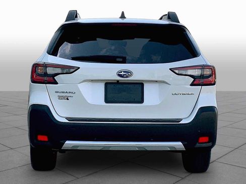 Certified 2025 Subaru Outback Limited AWD/4WD image 4