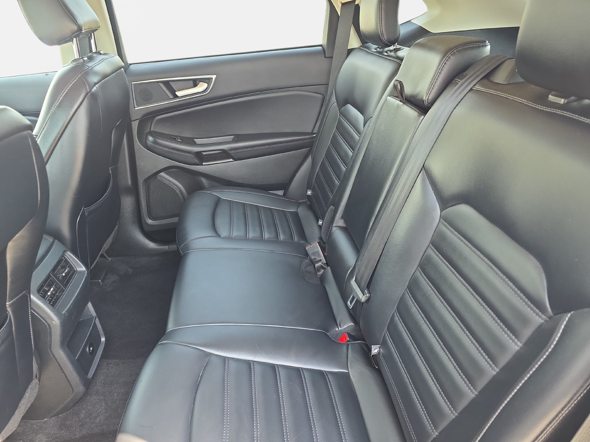 Used 2023 Ford Edge SEL AWD/4WD image 13