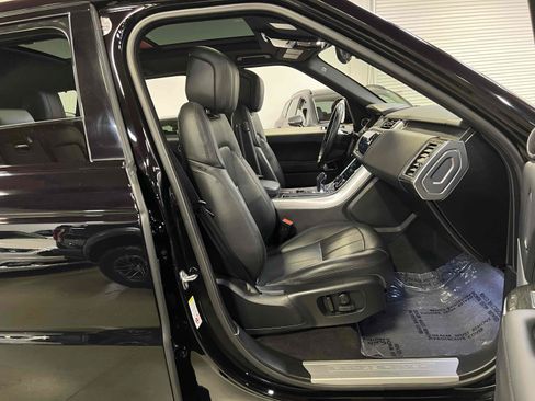 Used 2019 Land Rover Range Rover Sport HSE AWD/4WD image 6