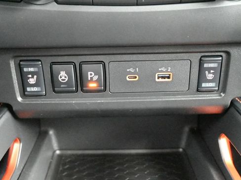 Used 2023 Nissan Frontier PRO-4X w/ Pro-4X Premium Package AWD/4WD image 15