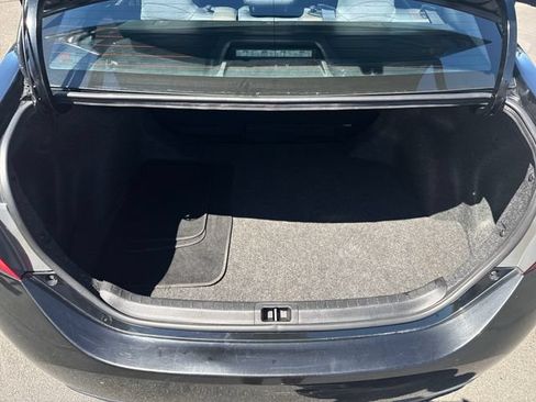 Used 2017 Toyota Corolla LE FWD image 13