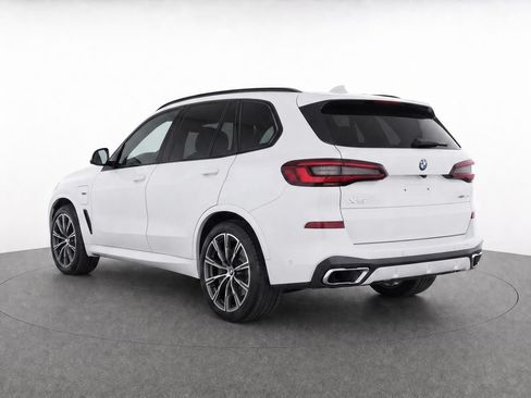 Used 2022 BMW X5 xDrive45e w/ M Sport Package AWD/4WD image 5