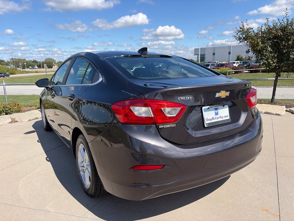 Used 2017 Chevrolet Cruze LT FWD image 17