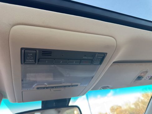 Used 2012 Lexus LS 460 w/ Comfort Pkg image 17