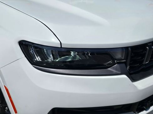 New 2026 Jeep Grand Cherokee L Limited AWD/4WD image 34