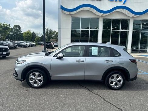 Used 2023 Honda HR-V LX image 5