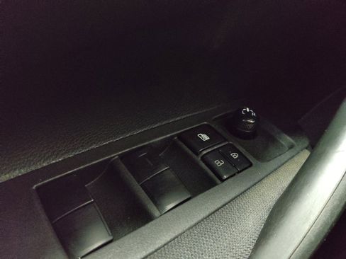 Used 2021 Toyota Corolla LE FWD image 27
