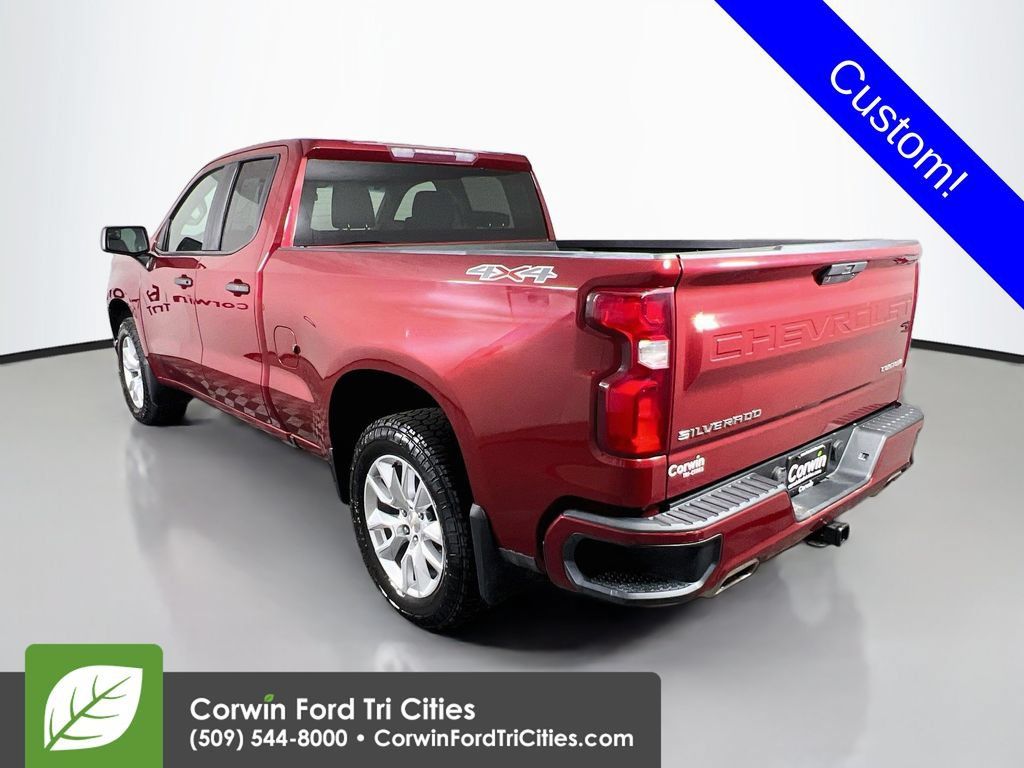 Used 2019 Chevrolet Silverado 1500 Custom w/ Custom Convenience Package AWD/4WD image 11