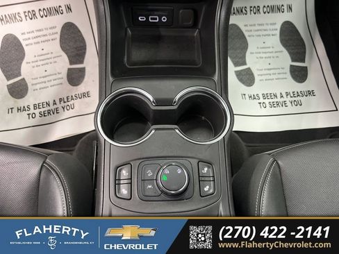 Used 2024 GMC Terrain SLT AWD/4WD image 31