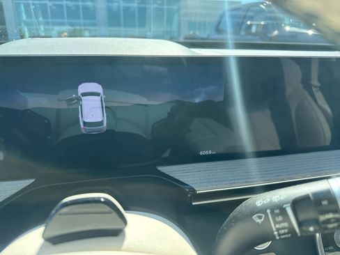 Used 2025 Genesis GV80 3.5T Prestige image 6