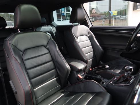 Used 2015 Volkswagen GTI SE FWD image 13