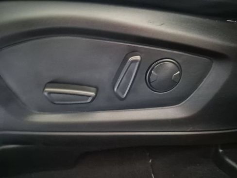 Used 2023 Ford Explorer XLT w/ Equipment Group 202A RWD image 13
