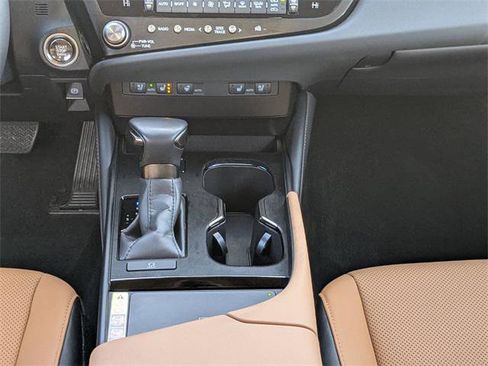 Certified 2025 Lexus ES 350 w/ Premium Package image 18