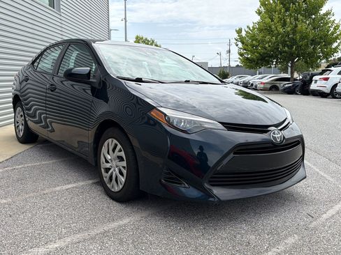 Used 2019 Toyota Corolla LE FWD image 4