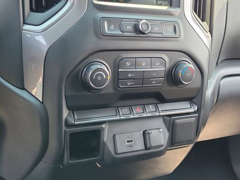 Used 2019 Chevrolet Silverado 1500 Custom image 27