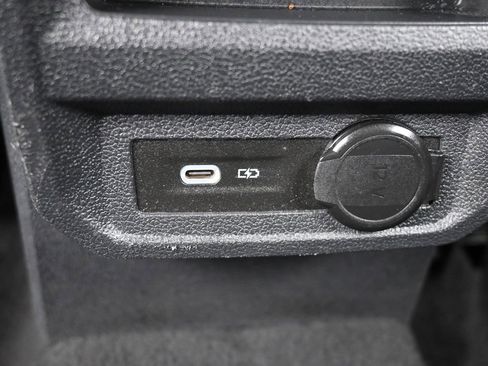 Used 2022 Volkswagen Tiguan SEL R-Line image 38