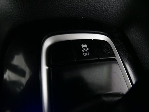 Used 2021 Toyota Corolla LE image 29