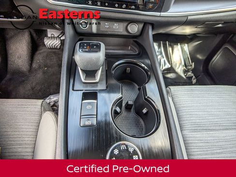 Used 2023 Nissan Rogue SV image 40