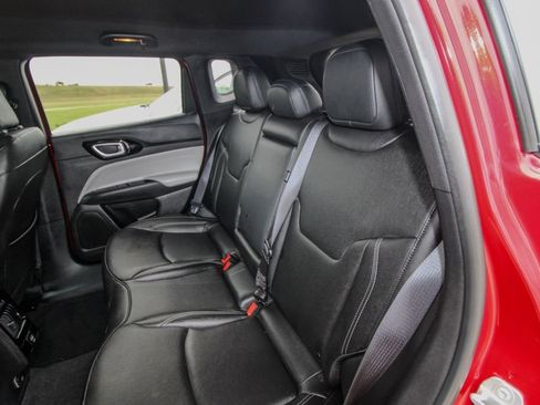 Used 2025 Jeep Compass Limited AWD/4WD image 9