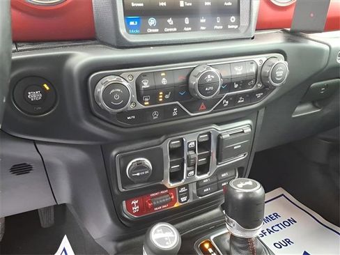 Used 2021 Jeep Wrangler Unlimited Rubicon w/ Xtreme Recon 35" Tire Package image 20