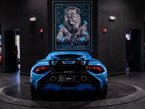 Used 2023 Lamborghini Huracan Tecnica image 4