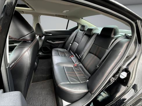 Used 2023 Nissan Altima 2.5 SR w/ SR Premium Package image 21