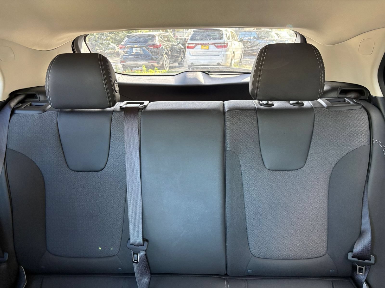 Used 2025 Buick Encore GX Preferred AWD/4WD image 36