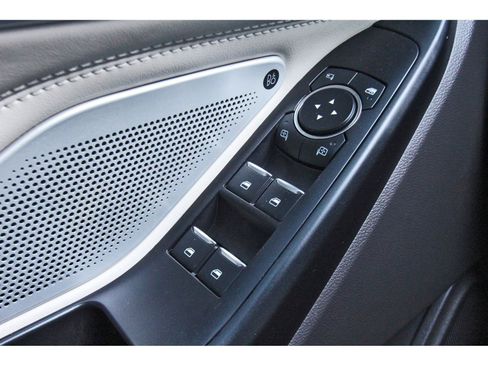 Used 2020 Ford Explorer Platinum w/ Premium Technology Package image 25