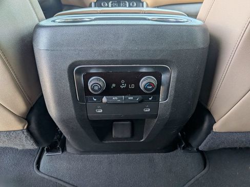 Used 2024 Chevrolet Suburban Premier AWD/4WD image 36