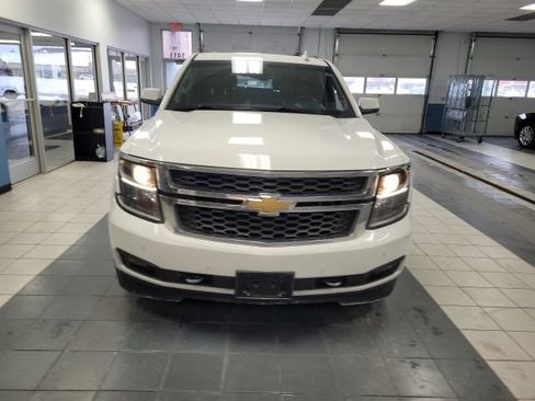 Used 2016 Chevrolet Suburban LT w/ LT Signature Package image 2