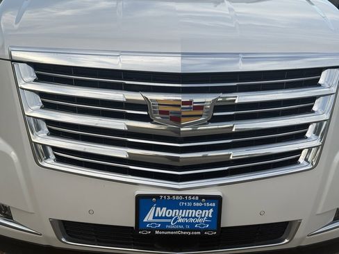 Used 2018 Cadillac Escalade ESV Platinum image 4