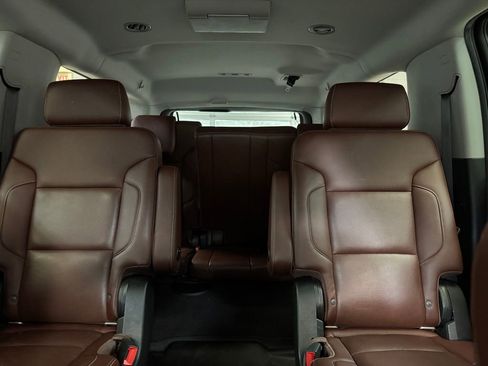 Used 2019 Chevrolet Suburban Premier w/ Premier Plus Edition AWD/4WD image 15