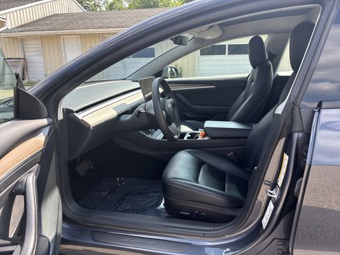 Used 2023 Tesla Model 3 Standard Range RWD image 13