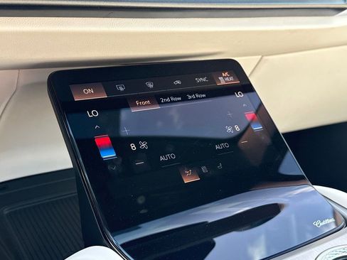 Certified 2026 Cadillac Vistiq Luxury image 11