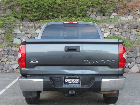 Used 2018 Toyota Tundra SR5 AWD/4WD image 8