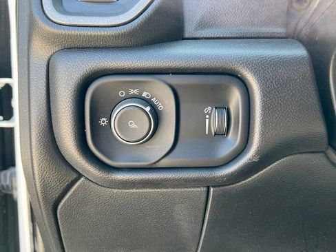 Used 2024 RAM 2500 Tradesman w/ Chrome Appearance Group AWD/4WD image 21