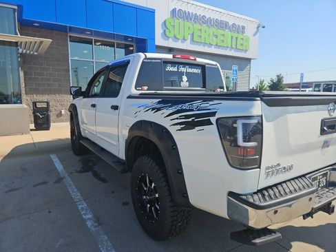 Used 2014 Nissan Titan SV w/ SV Value Truck Package AWD/4WD image 6
