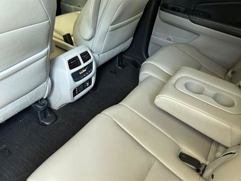 Used 2017 Honda Pilot Touring image 12