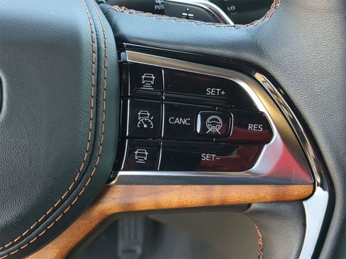 Used 2023 Jeep Grand Cherokee L Summit image 31